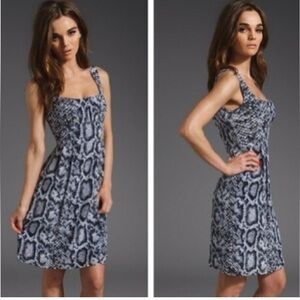 100% Silk Nanette Lepore Sleeveless Scoop Neck Blur Snakeskin Pattern Dress 8